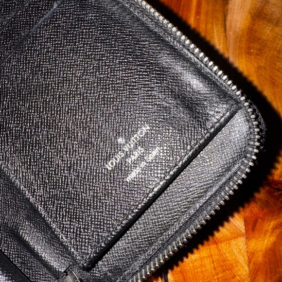 Louis Vuitton
2014 Damier Graphite Pattern Zippy Organizer Wallet - Picture 6 of 17
